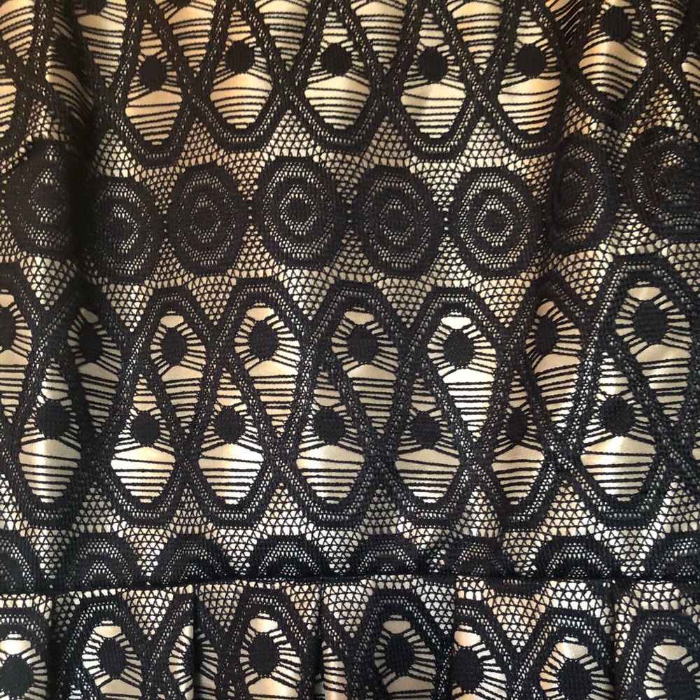 Sleeveless black & cream lace dress